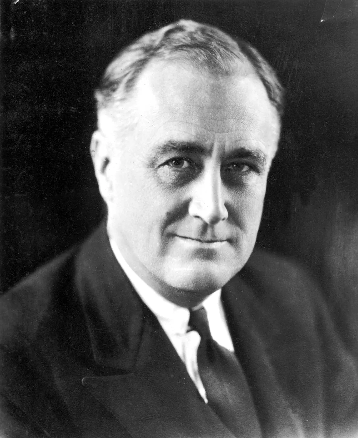 1933 official photographic portrait of President Franklin D. Roosevelt